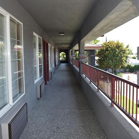Baymont By Wyndham Manteca Hotel Exterior photo