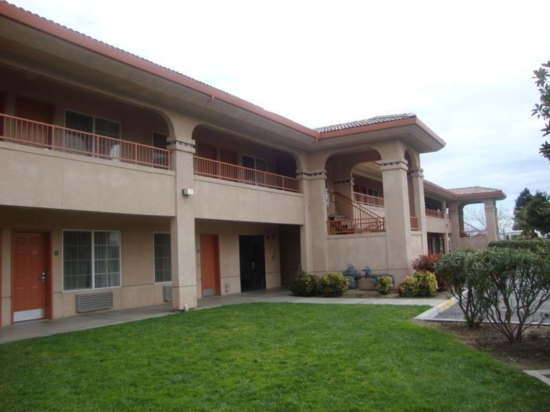 Baymont By Wyndham Manteca Hotel Exterior photo