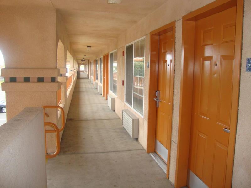 Baymont By Wyndham Manteca Hotel Interior photo