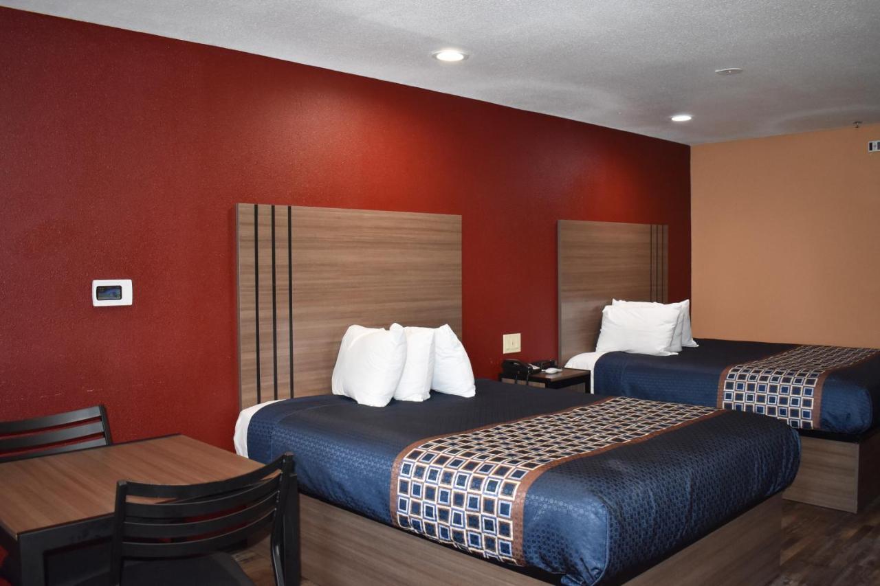 Baymont By Wyndham Manteca Hotel Exterior photo